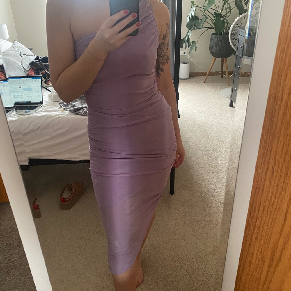 Bodycon, scrunch purple midi dress